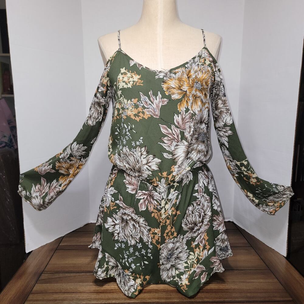 Altar'd State LS Green Floral Shorts Jumpsuit w/ Open Sleeves - Size Medium